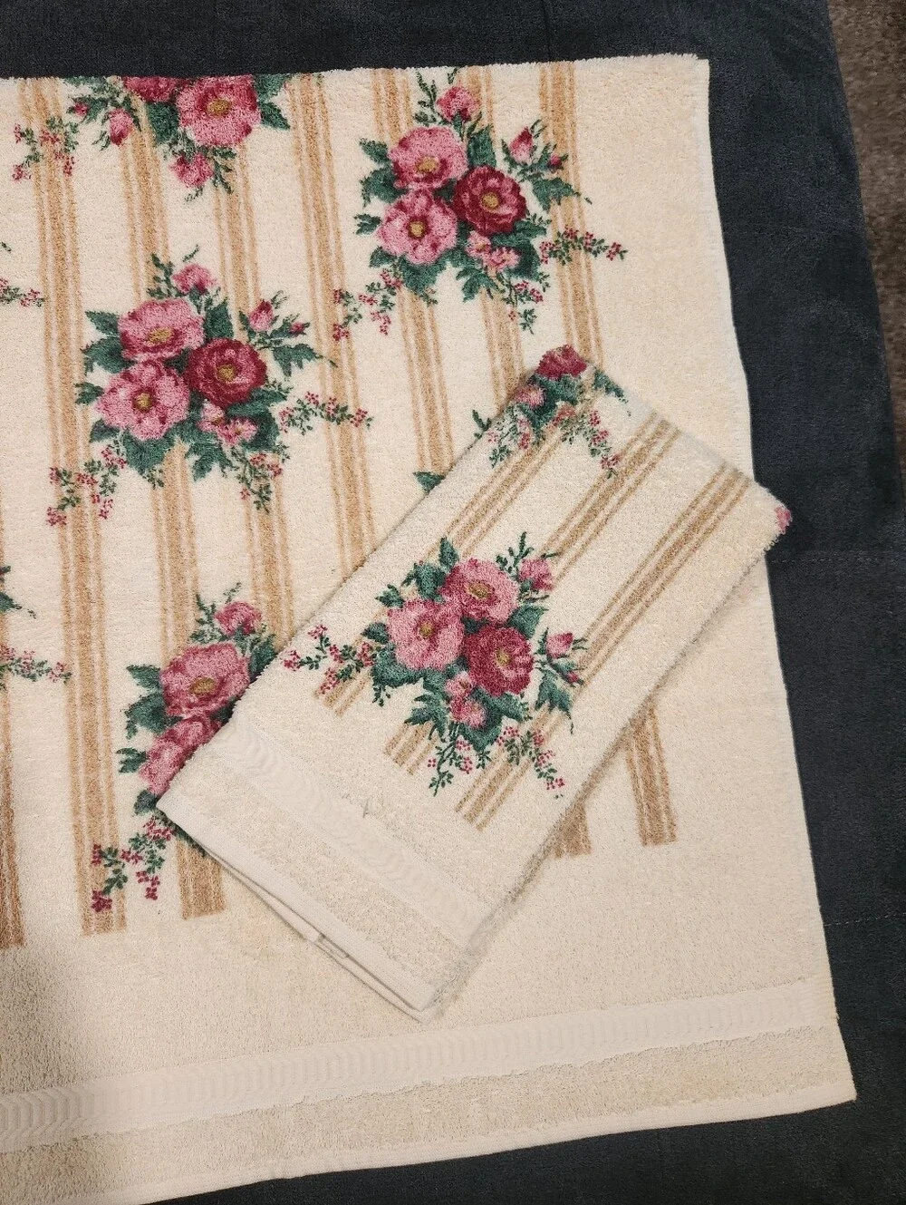 NOS NWT 1970's MCM Farmhouse RA Briggs Bath & Hand Towel Set Floral Rose Striped